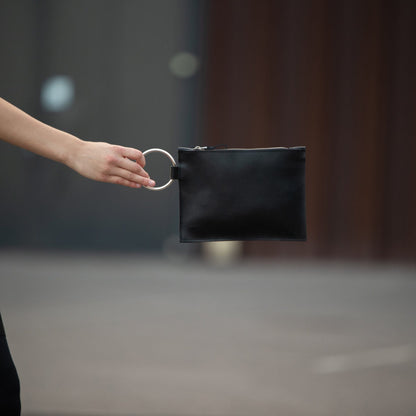 Clutch Nina With a Ring Handle